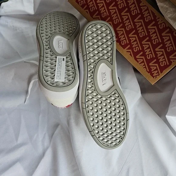 VANS Lowland CC Unisex US W10/ M8.5 TENNIS SHOE VN000BWBWRQ white/red/grey - Picture 9 of 10